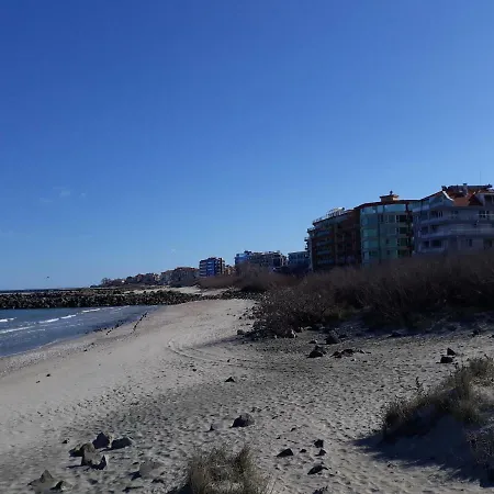 דירה Апартаменти А Море